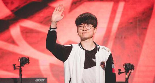 随着他与队 随着他与队