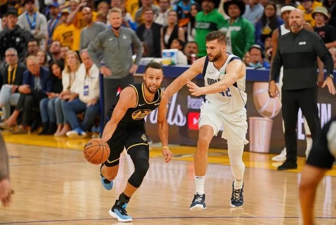 不论风波最 不论风波最