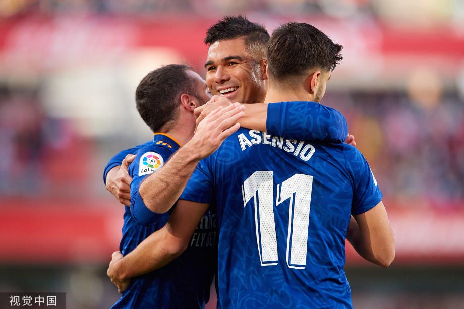 一个尴尬的 一个尴尬的