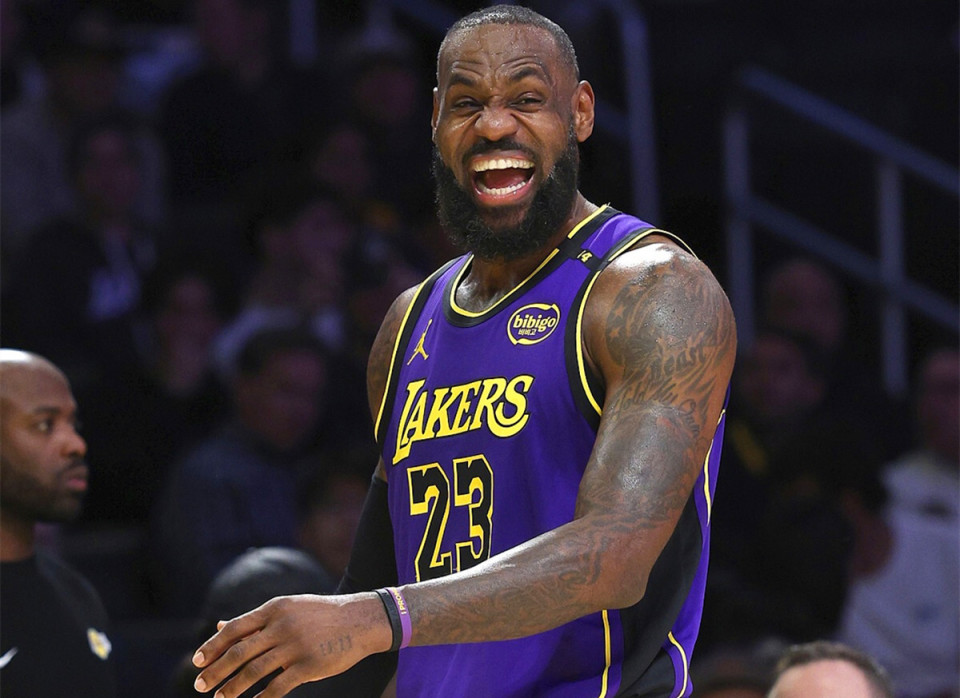 更是赛场叙 更是赛场叙